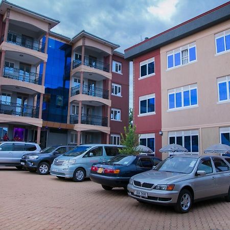 Red Sox Hotel Ltd Kampala Bagian luar foto