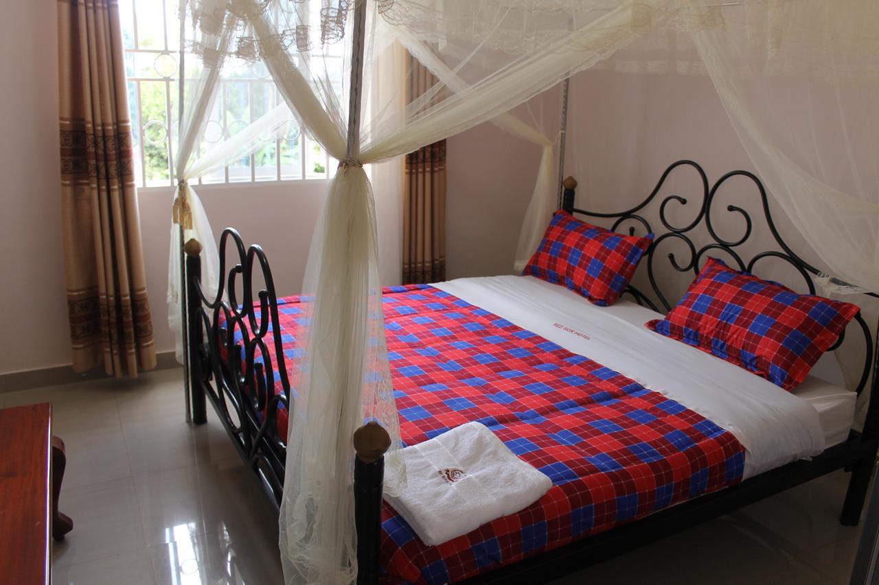 Red Sox Hotel Ltd Kampala Bagian luar foto