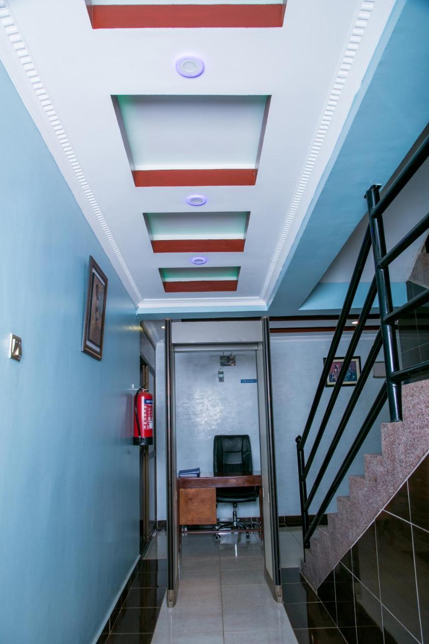 Red Sox Hotel Ltd Kampala Bagian luar foto