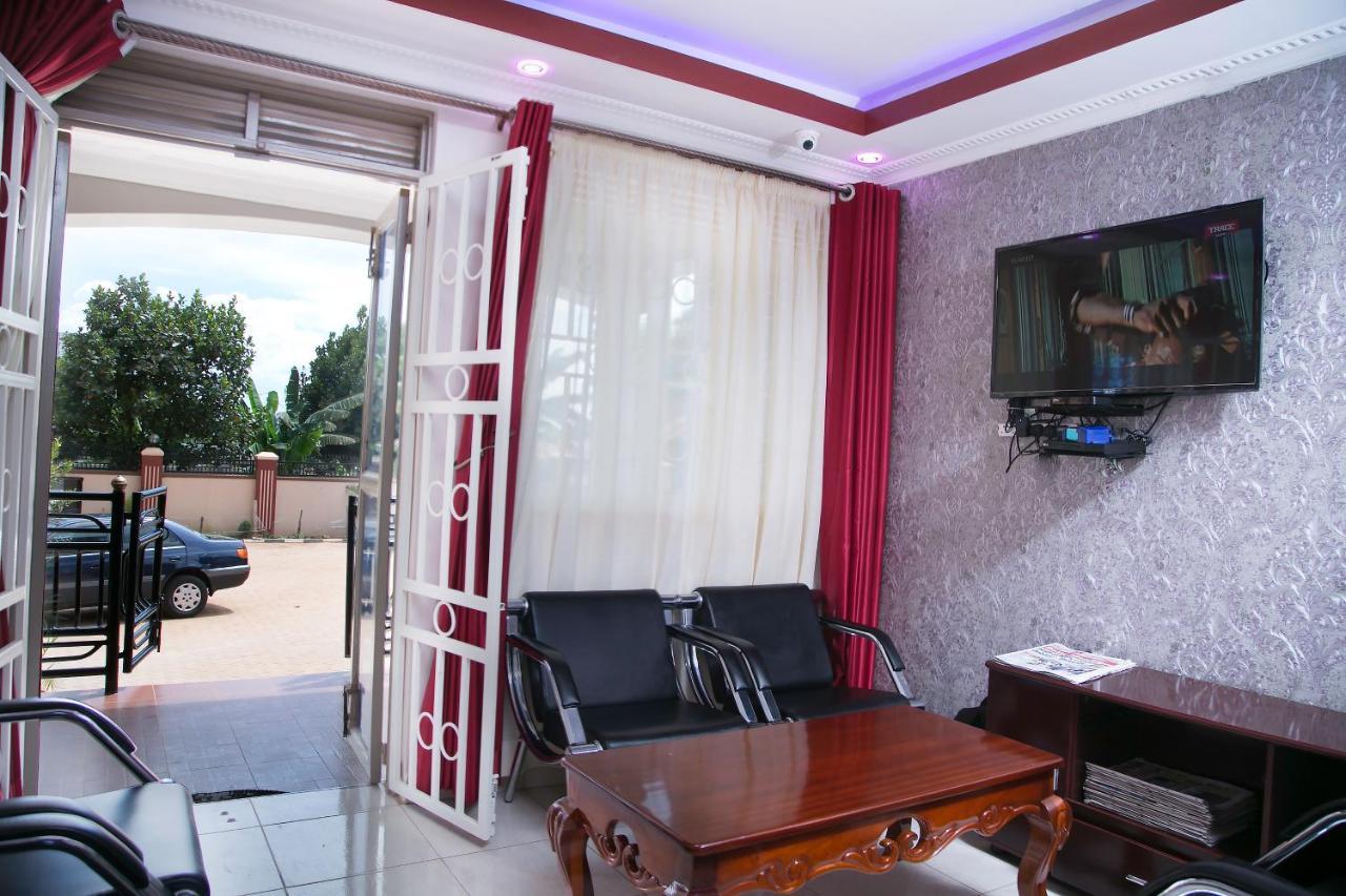 Red Sox Hotel Ltd Kampala Bagian luar foto