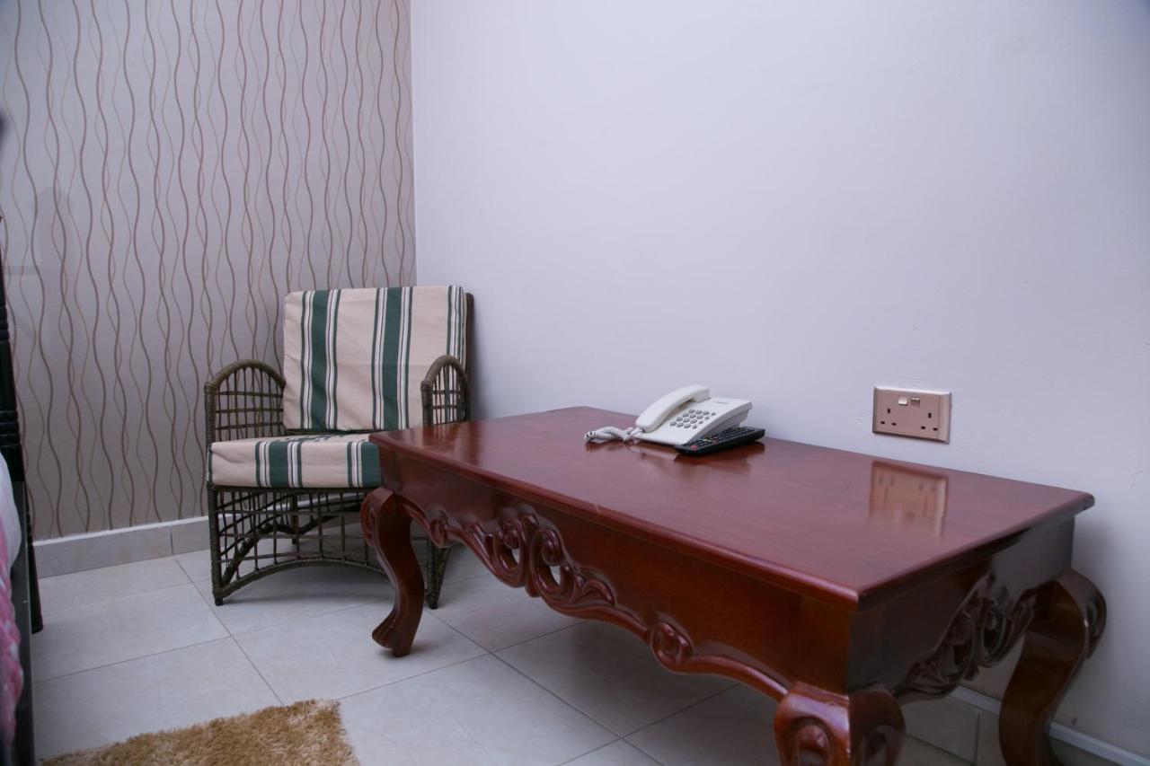 Red Sox Hotel Ltd Kampala Bagian luar foto