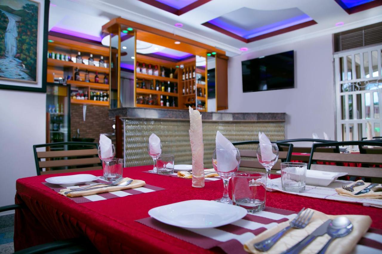 Red Sox Hotel Ltd Kampala Bagian luar foto