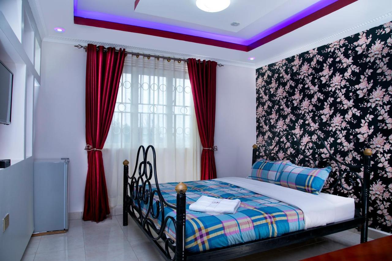 Red Sox Hotel Ltd Kampala Bagian luar foto