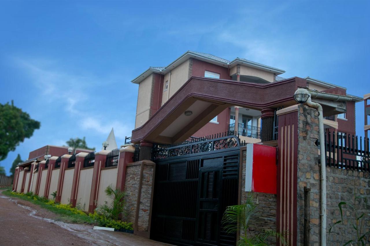 Red Sox Hotel Ltd Kampala Bagian luar foto
