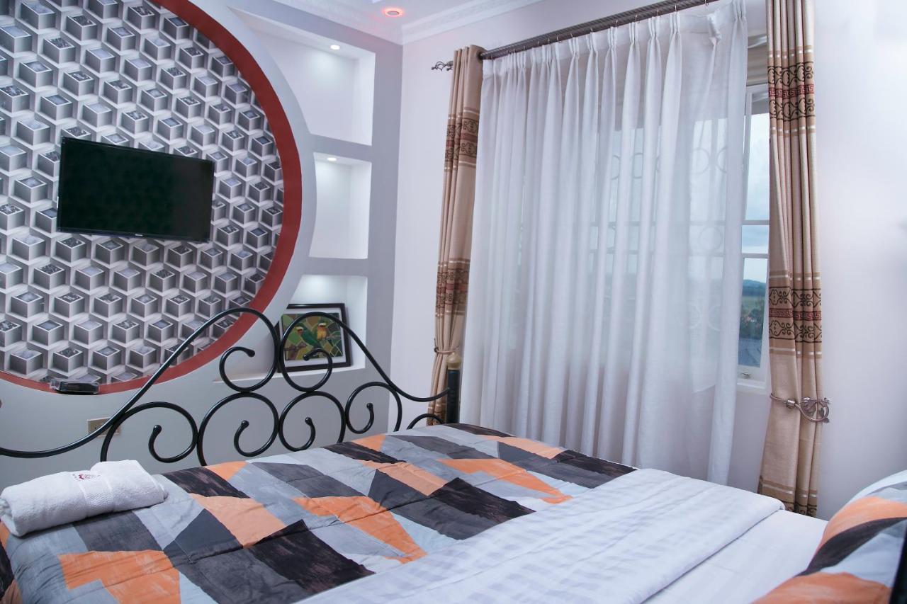 Red Sox Hotel Ltd Kampala Bagian luar foto